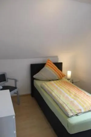 Апартаменты Monteurwohnung Rose 15